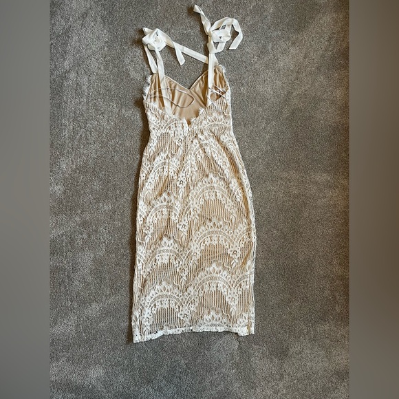Lulu’s White Lace Midi Dress - Picture 2 of 3